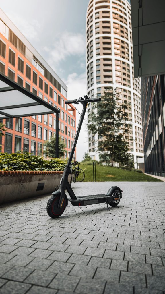 Waarom een elektrische step kopen een goed idee is Helvei elektrische step kopen - duurzame stedelijke mobiliteit met innovatief design en krachtige accu