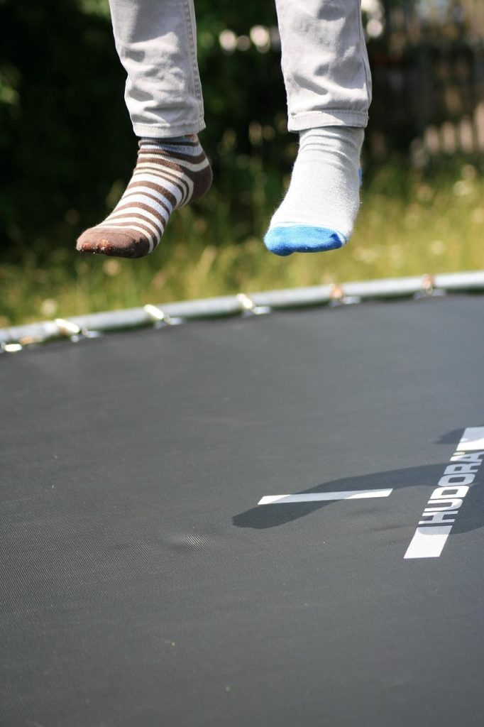 Trampoline kopen: wat past het beste bij jouw woonruimte? Verschillende trampolines voor kleine en grote woonruimtes met veiligheid en duurzaamheid