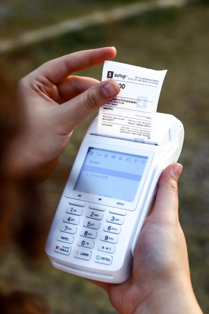 Welke bedrijven moeten verplichte elektronische facturatie gebruiken vanaf 2026? EenvoudigFactureren platform demonstreert elektronische facturatie systeem voor bedrijven die voldoen aan de verplichting van